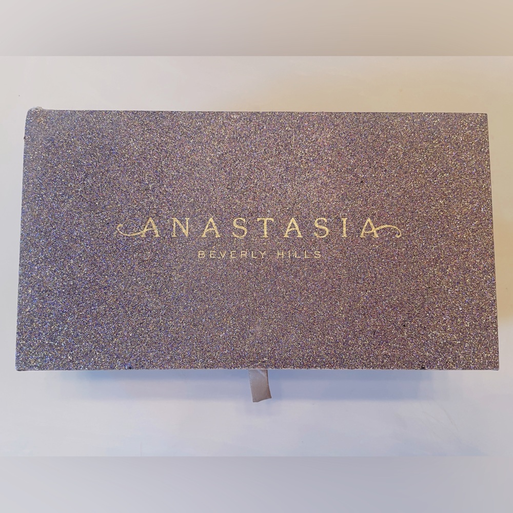 Anastasia Beverly Hills Makeup Box